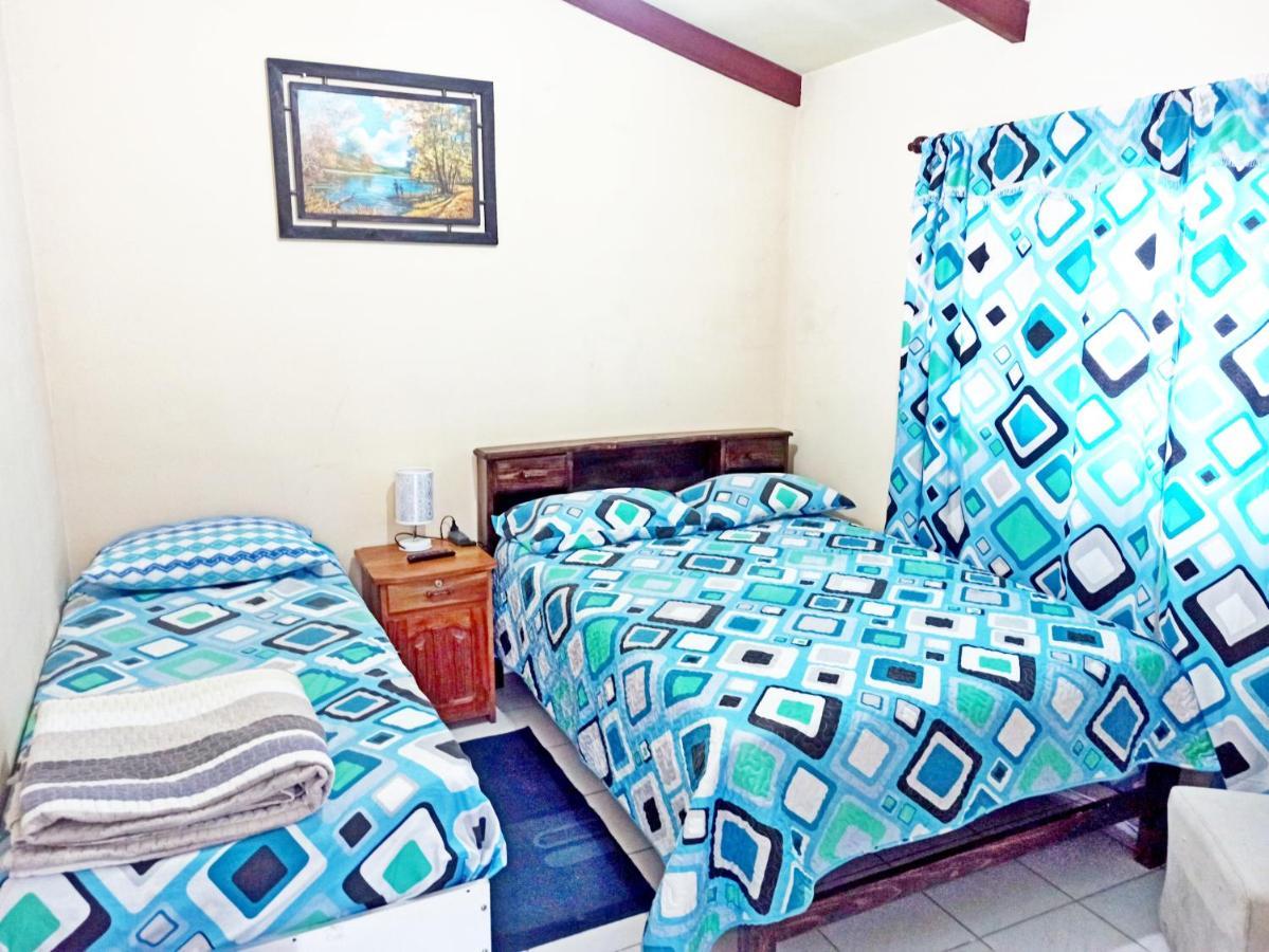 Bed and Breakfast Residencial Moroni - Alojamiento En Кочабамба Экстерьер фото