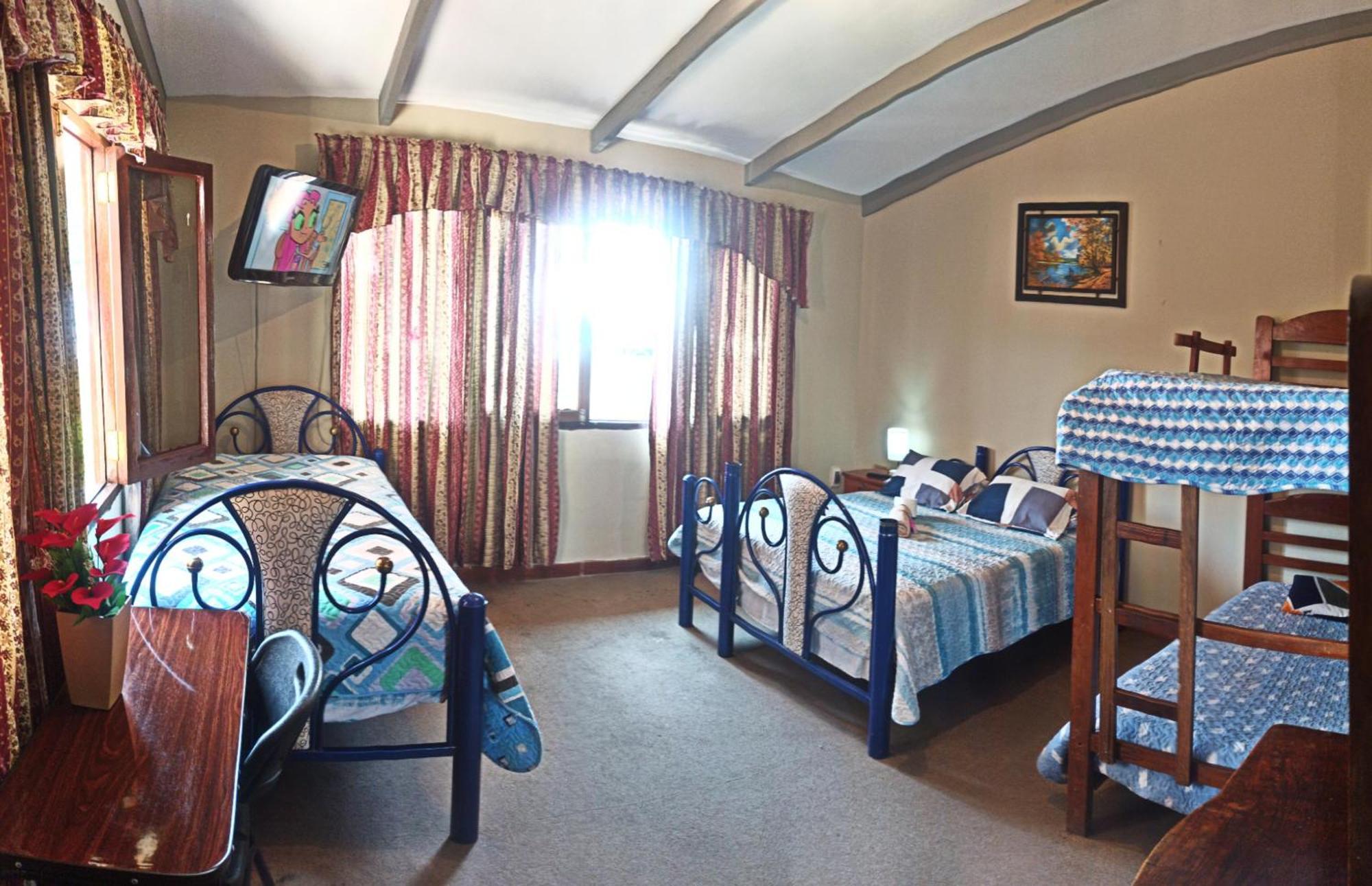 Bed and Breakfast Residencial Moroni - Alojamiento En Кочабамба Экстерьер фото